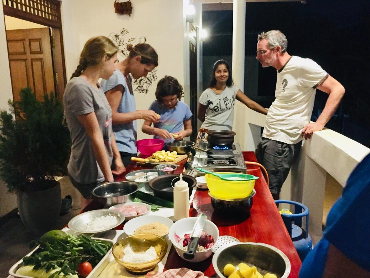 Sweet Home Tourist Rest, Cooking Classes & Tours 아누라다푸라 외부 사진