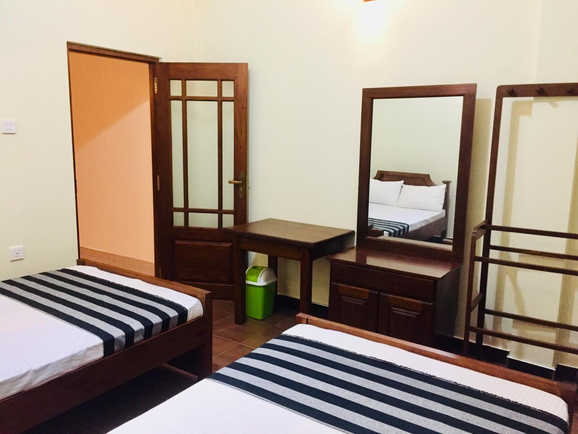 Sweet Home Tourist Rest, Cooking Classes & Tours 아누라다푸라 외부 사진