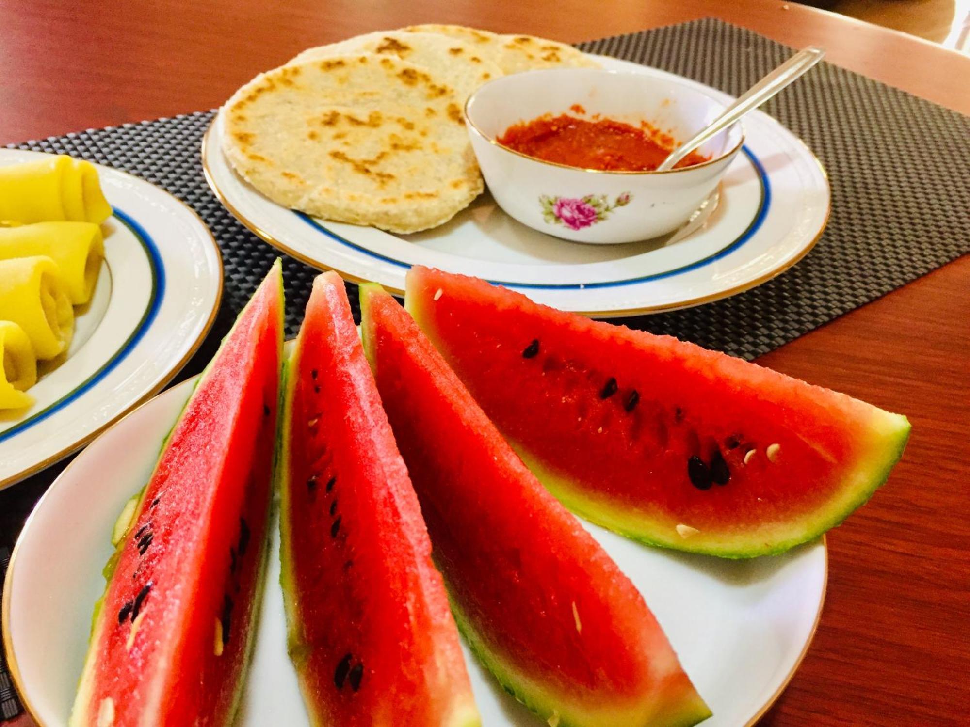Sweet Home Tourist Rest, Cooking Classes & Tours 아누라다푸라 외부 사진