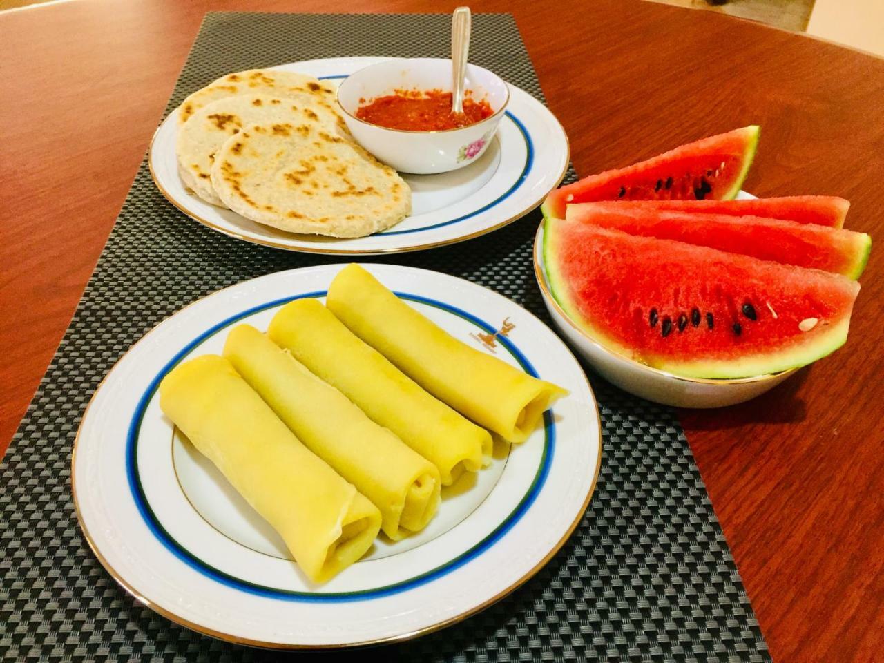 Sweet Home Tourist Rest, Cooking Classes & Tours 아누라다푸라 외부 사진