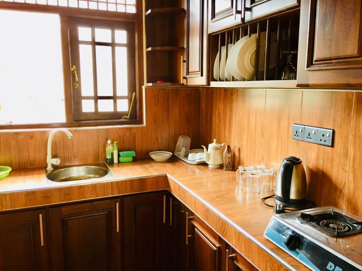 Sweet Home Tourist Rest, Cooking Classes & Tours 아누라다푸라 외부 사진