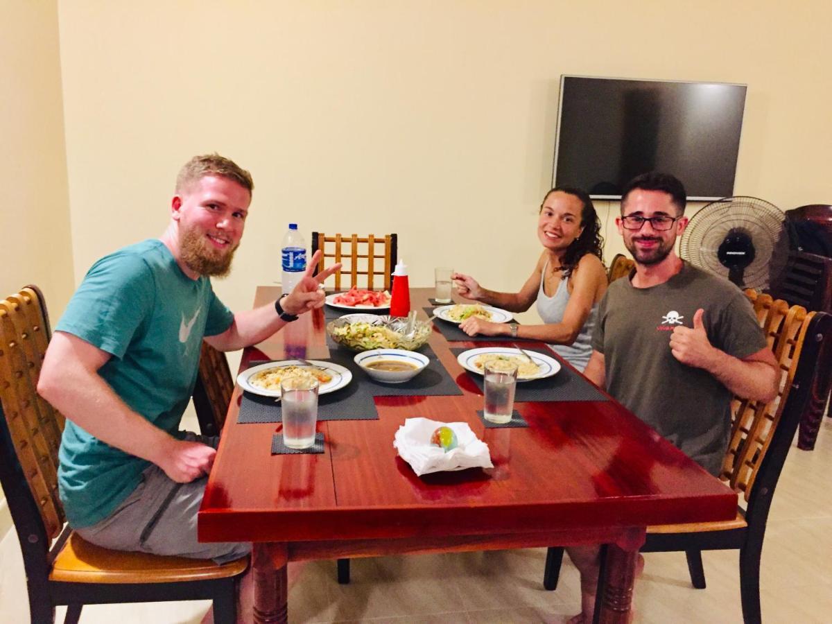 Sweet Home Tourist Rest, Cooking Classes & Tours 아누라다푸라 외부 사진
