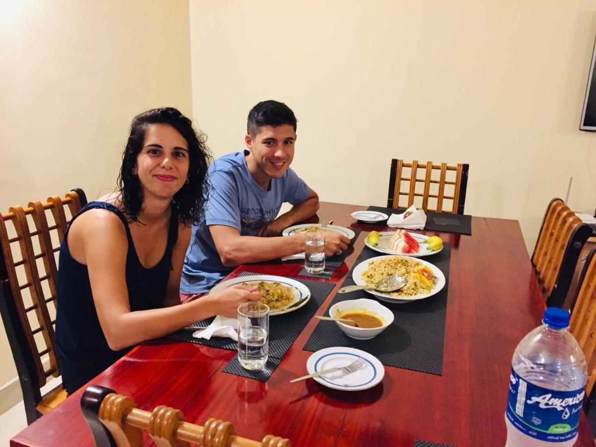Sweet Home Tourist Rest, Cooking Classes & Tours 아누라다푸라 외부 사진