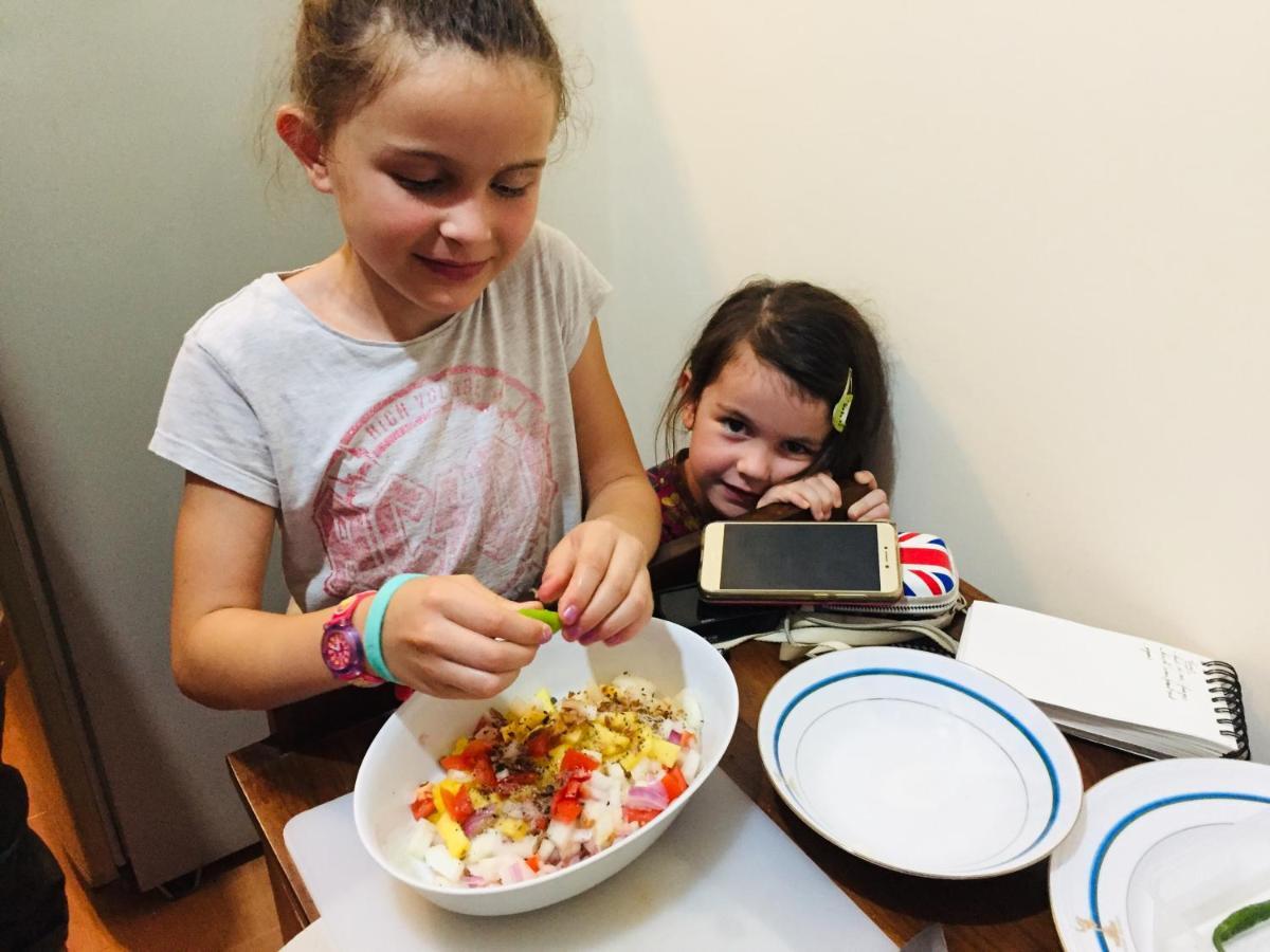 Sweet Home Tourist Rest, Cooking Classes & Tours 아누라다푸라 외부 사진