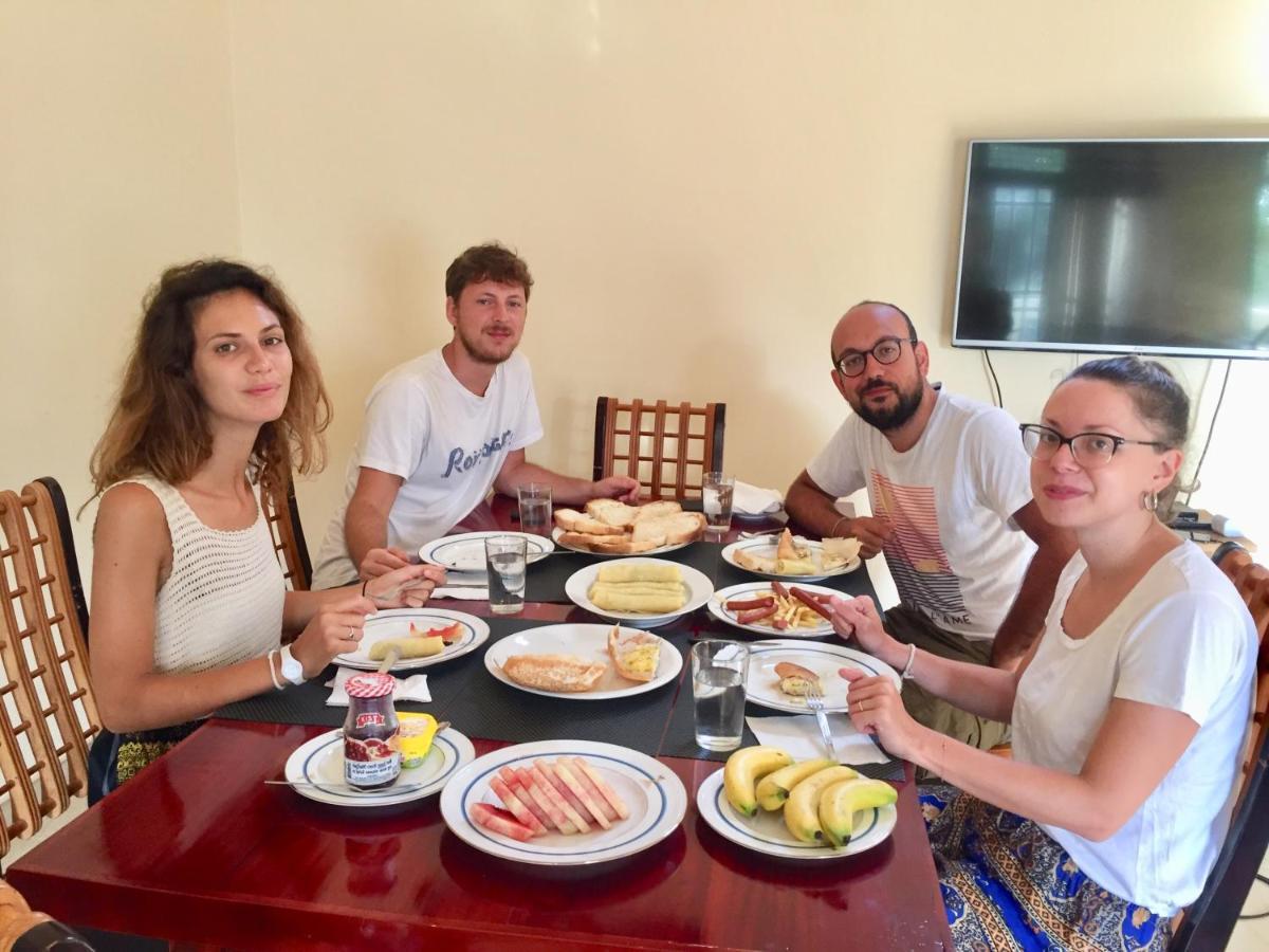 Sweet Home Tourist Rest, Cooking Classes & Tours 아누라다푸라 외부 사진