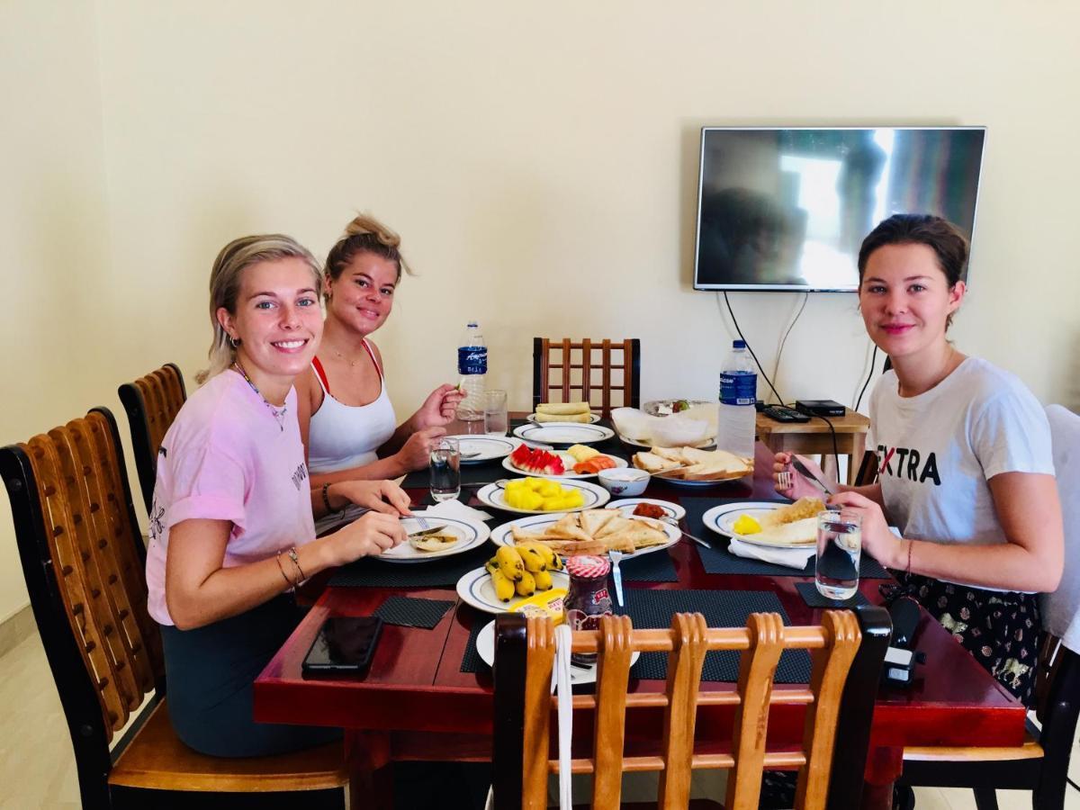 Sweet Home Tourist Rest, Cooking Classes & Tours 아누라다푸라 외부 사진